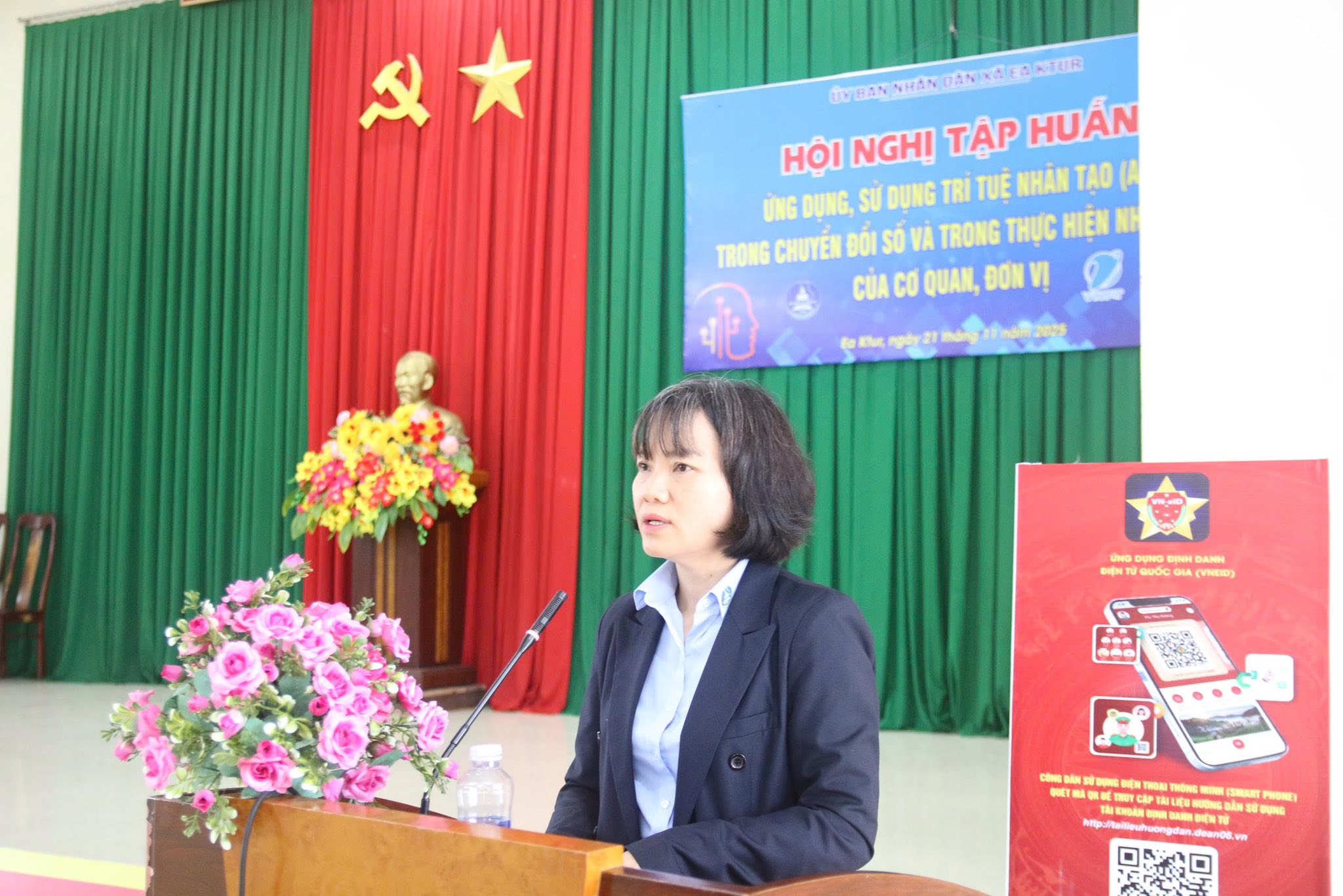 UBND XÃ EA KTUR TỔ CHỨC HỘI NGHỊ TẬP HUẤN ỨNG DỤNG, SỬ DỤNG TRÍ TUỆ NHÂN TẠO (AI) TRONG CHUYỂN ĐỔI SỐ VÀ TRONG THỰC HIỆN NHIỆM VỤ CỦA CƠ QUAN, ĐƠN VỊ